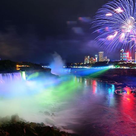 Adorable 2-Bedroom Unit With Jacuzzi Beside Falls Niagara Falls Exteriör bild