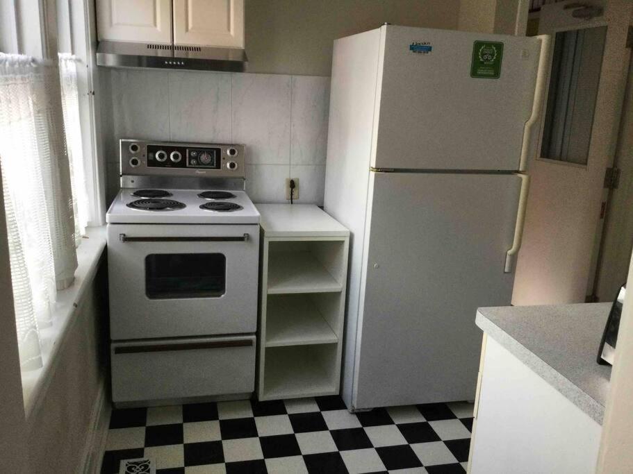 Adorable 2-Bedroom Unit With Jacuzzi Beside Falls Niagara Falls Exteriör bild