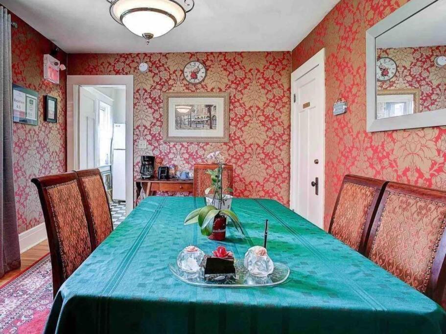 Adorable 2-Bedroom Unit With Jacuzzi Beside Falls Niagara Falls Exteriör bild
