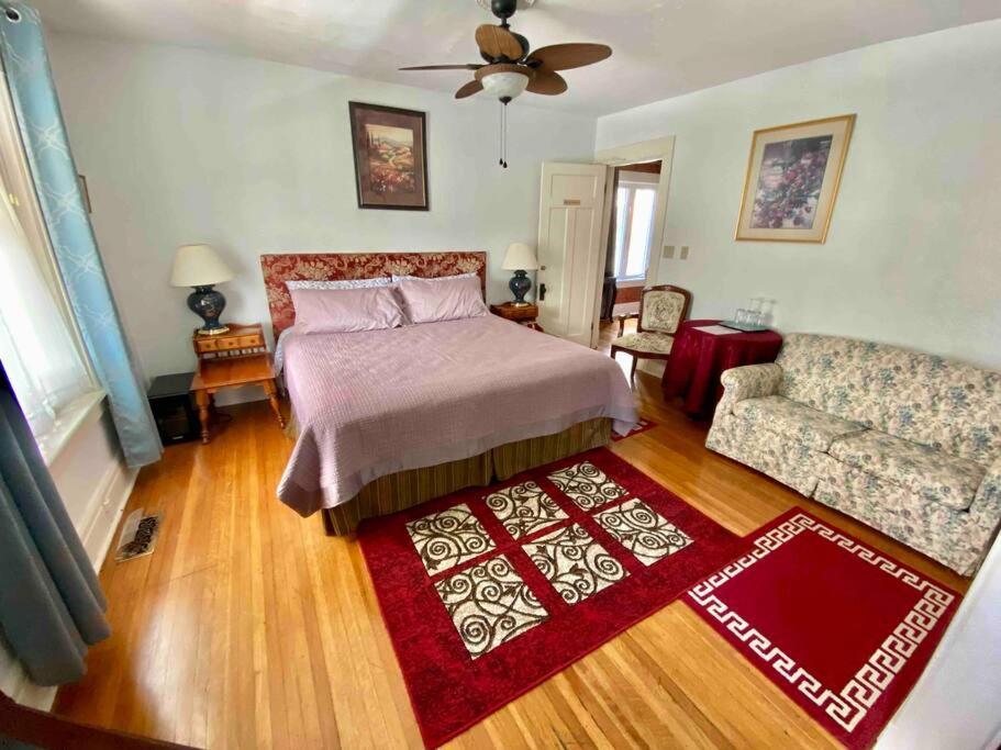 Adorable 2-Bedroom Unit With Jacuzzi Beside Falls Niagara Falls Exteriör bild