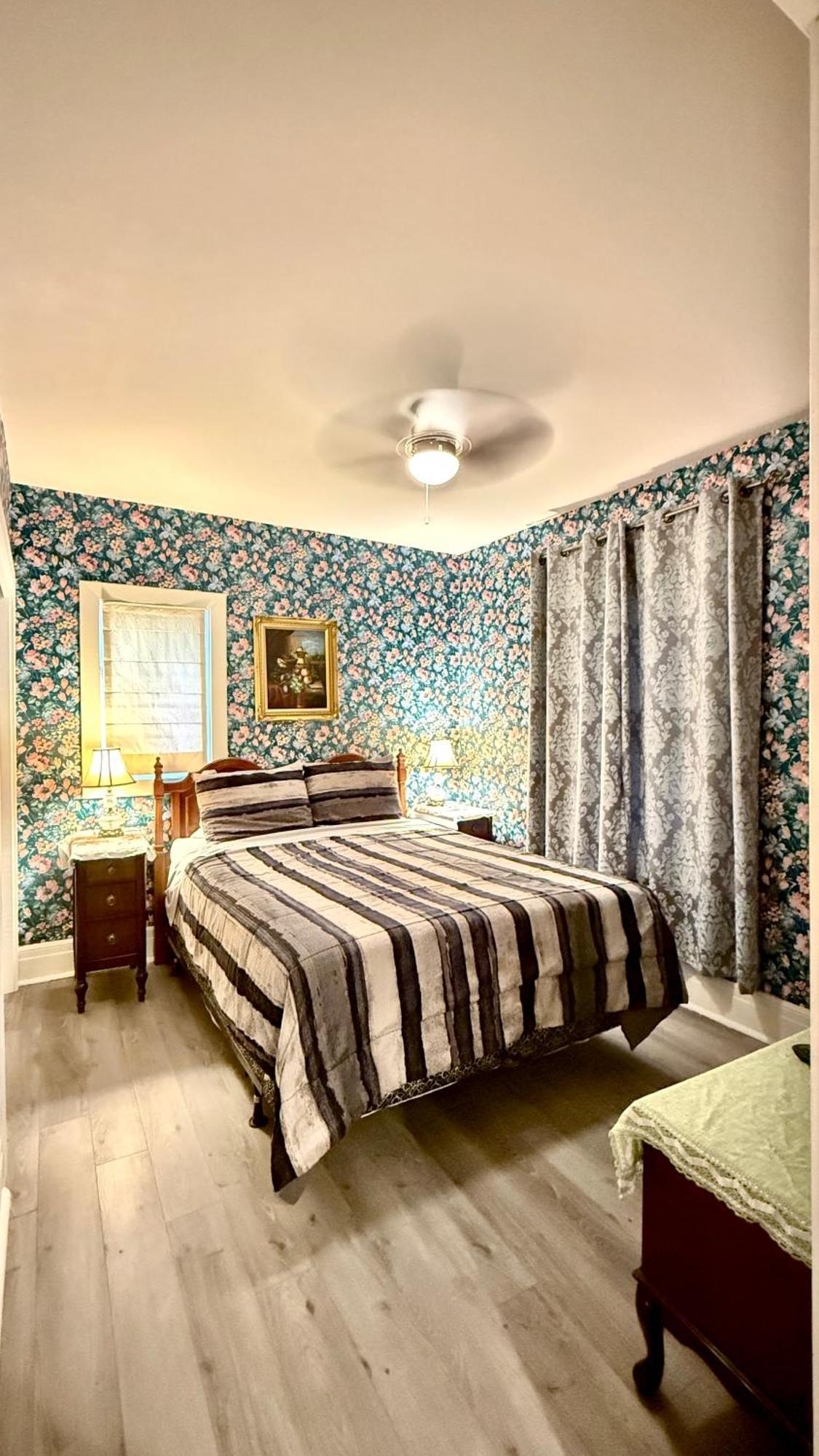 Adorable 2-Bedroom Unit With Jacuzzi Beside Falls Niagara Falls Exteriör bild